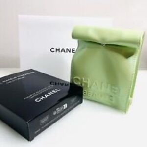 Limited Edition - Chanel The City Break Pouch Green